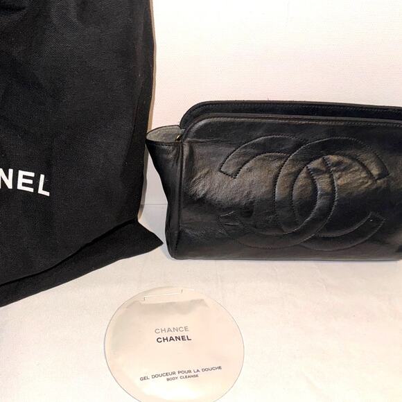CHANEL CC Logo Long Wallet Black Patent Leather With Authentication Card - Picture 3 of 13